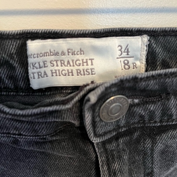 Abercrombie & Fitch Denim Cut Off Extra High Rise Black Jean Shorts - Picture 5 of 9